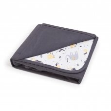 CebaBaby pledas Jersey 90x100, drambliukas, tamsiai pilkas CebaBaby pledas Jersey 90x100, drambliukas, tamsiai pilkas